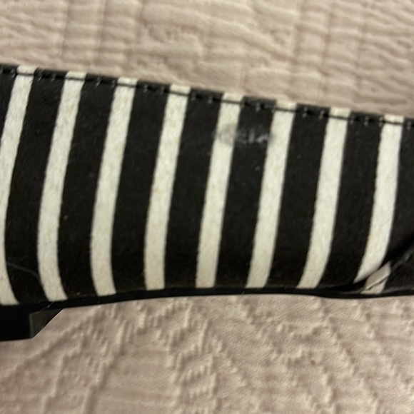 BCBGeneration Black and White stripe flats - Picture 4 of 8